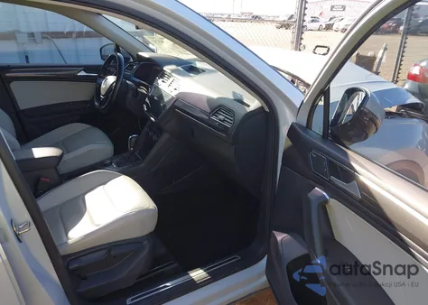 2018 Volkswagen Tiguan 2.0T Sel Premium z USA, uszkodzony, nr VIN 3VV4B7AX5JM105410